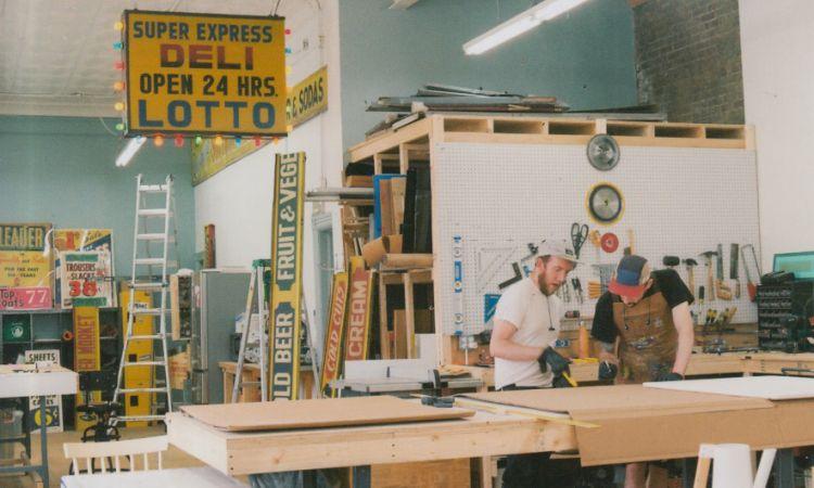 Sign painting and glass gilding in New York City (USA) - image 3 Sign painting and glass gilding in New York City (USA) - image 3